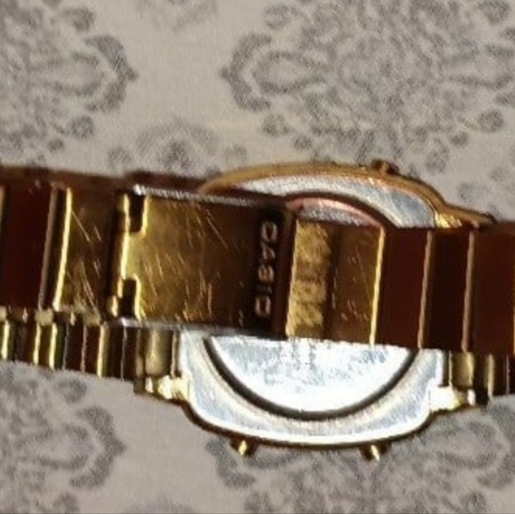 Vintage Unisex Casio Gold Digital Watch
